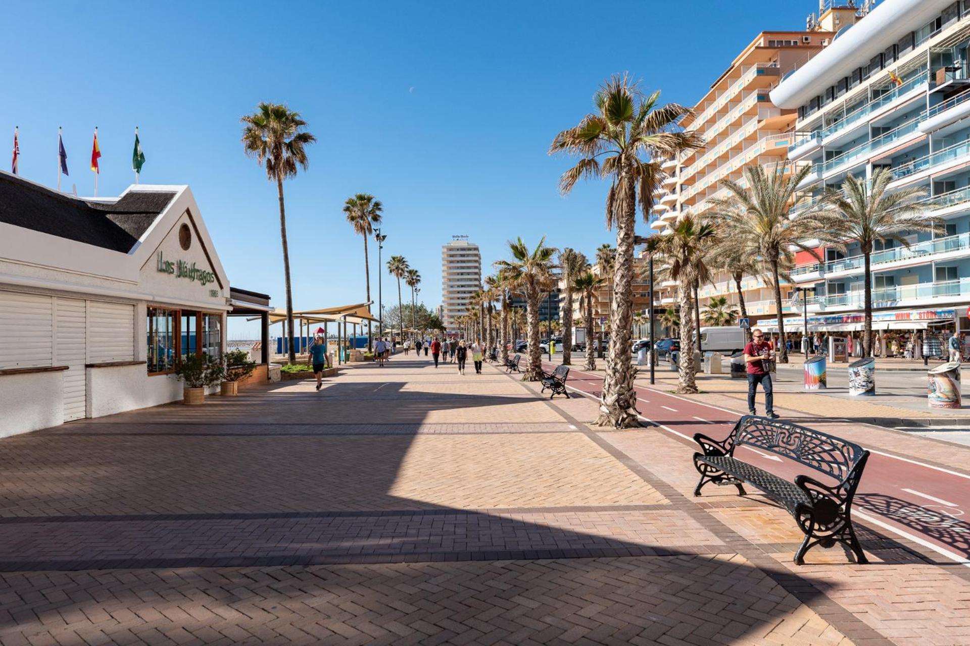 Malagasuite Fuengirola Beach & Sun מראה חיצוני תמונה
